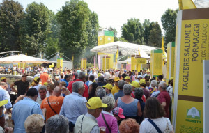 Al Villaggio Coldiretti di Torino 'a ruba' le eccellenze cuneesi