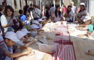 Corsi gratuiti rivolti ai bambini per imparare a fare la pizza in corso Giolitti a Cuneo
