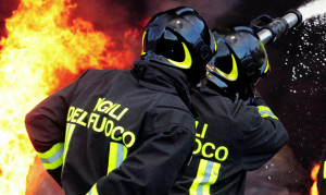 Guarene: a fuoco il bancone di un'officina di moto