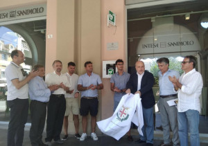 Alba: inaugurato il defibrillatore donato alla città dai fratelli Grasso
