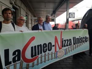 Partito il primo treno Cuneo-Ventimiglia