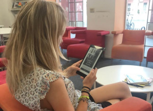La biblioteca di Alba ancora più digitale: arrivano gli e-book reader