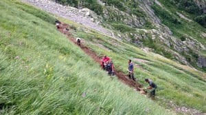 Lavori in corso sul sentiero per il lago del Vej del Bouc