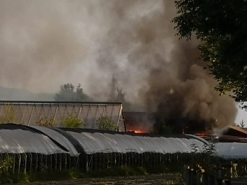 Incendio a 'Cascina Bianca' a San Defendente di Cervasca, le esclusive immagini aeree (VIDEO)