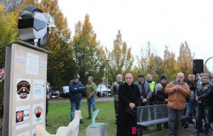 Alba: un cippo in ricordo dei motociclisti deceduti sulle strade in piazza Medford