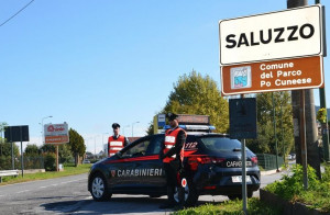 Spacciavano droga in un parco a Saluzzo, misure cautelari per cinque africani