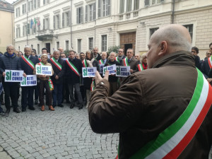 La protesta per il mancato completamento dell'Asti-Cuneo: 'Siamo diventati la barzelletta d'Italia'