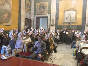 Cuneo, l'amministrazione comunale ha consegnato la Costituzione ai diciottenni