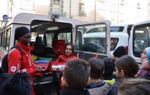 Busca, gli alunni della scuola primaria hanno incontrato i volontari della Croce Rossa