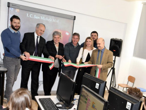 La Banca Alpi Marittime dona 24 computer all'istituto comprensivo di San Michele Mondovì