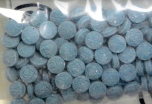 Compra dal Canada una potentissima droga sintetica tramite il dark web: arrestato