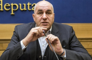 La Camera dei Deputati ha accolto la richiesta di dimissioni di Guido Crosetto