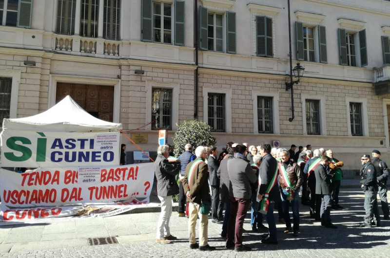 Asti-Cuneo, il 'nous accusons' di Campo e Dadone: 'Certi sindaci manifestano a seconda di chi governa'