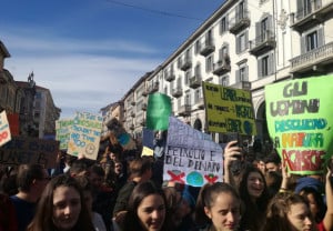 I giovani del #Fridayforfuture 'strumentalizzati' e 'non in grado di fare da soli'?