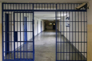Detenuto appicca il fuoco in cella, momenti di tensione nel carcere di Cuneo