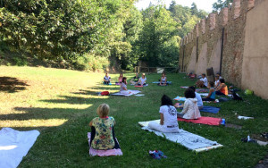 'Benessere al Roccolo' con visita guidata abbinata a lezione di yoga e pilates