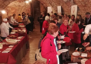 Grande affluenza di pubblico al Castello della Manta alle degustazioni dei prodotti di 'Cuneo in Tavola'