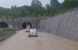 Tra Mondovì e Niella Tanaro l'autostrada diventa un fiume (VIDEO)