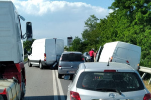 Un incidente tra due furgoni manda il traffico in tilt a Savigliano