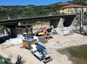 Importanti interventi di consolidamento al ponte sul fiume Bormida a Cortemilia