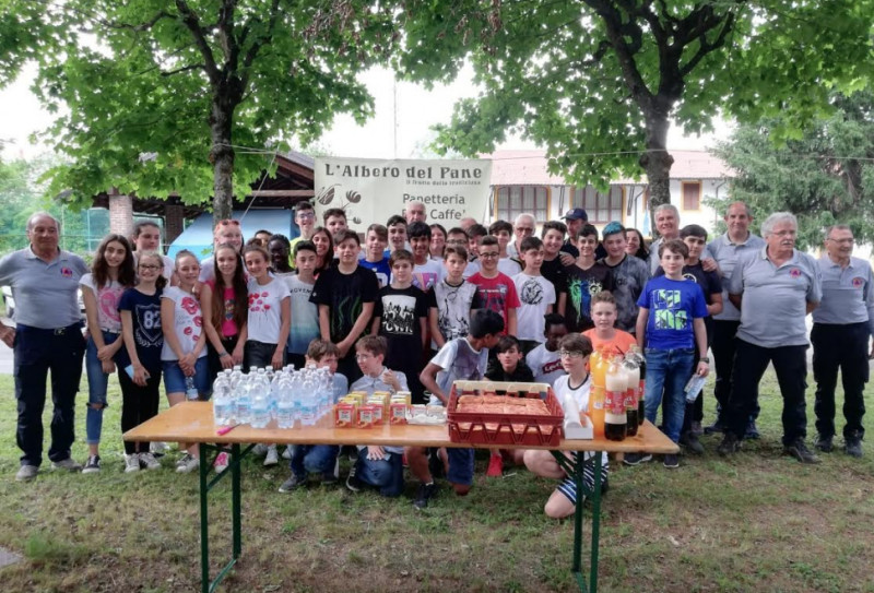 Giovani in visita nella sede di Cuneo della Protezione Civile con 'Progetto Scuole'