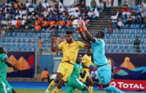 Calcio, stasera la finale di Coppa d'Africa Senegal-Algeria: in campo il cuneese Alfred Gomis
