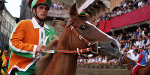 Palio di Siena: vince la contrada della Selva, gemellata con Cuneo
