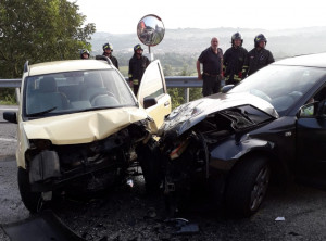 Violento scontro tra auto tra Carrù e Farigliano, i feriti trasportati all'ospedale di Mondovì