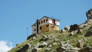 Si chiude la stagione estiva dei rifugi alpini, ma non per tutti: le strutture ancora aperte