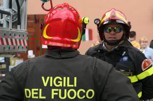 Incendio a Caraglio, in azione i Vigili del Fuoco