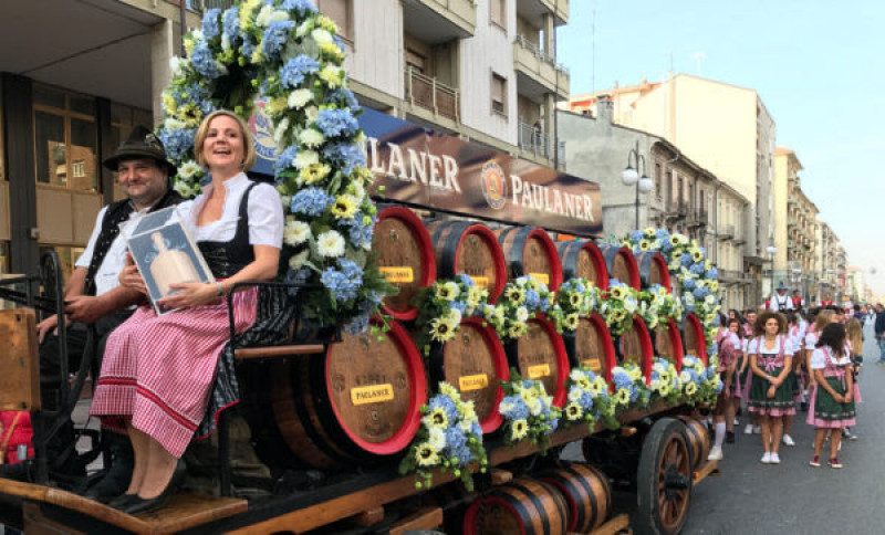 Tutto pronto per la grande parata che apre la IV edizione del Paulaner Oktoberfest Cuneo 2019
