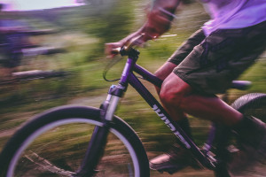 Bra, ciclista 44enne elitrasportato al CTO