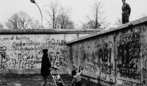 A Mondovì uno spettacolo per ricordare il trentennale della caduta del Muro di Berlino
