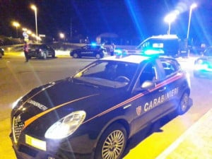 Saluzzo, andavano a prendere i figli a scuola in auto nonostante avessero bevuto: denunciati