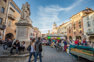 Savigliano, sfila il portafoglio da una borsa ma viene ‘pizzicato’ dalla telecamera