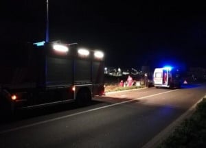 Incidente tra Busca e Costigliole, un'auto si ribalta e finisce in un canale irriguo vuoto