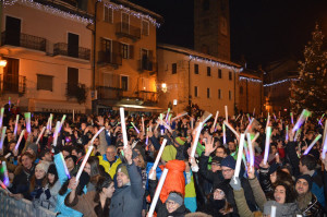A Limone Piemonte capodanno in piazza senza vetro, lattine e botti