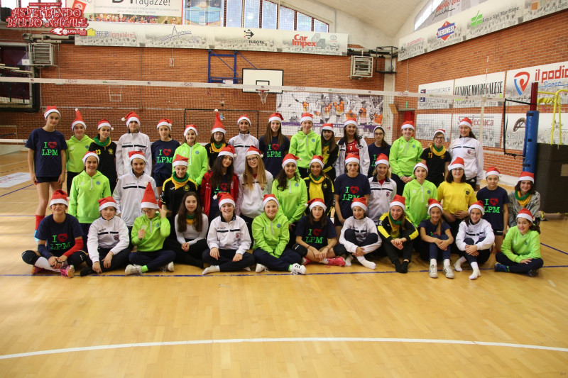 Pallavolo, un successo il torneo 'Aspettando Babbo Natale' a Mondovì