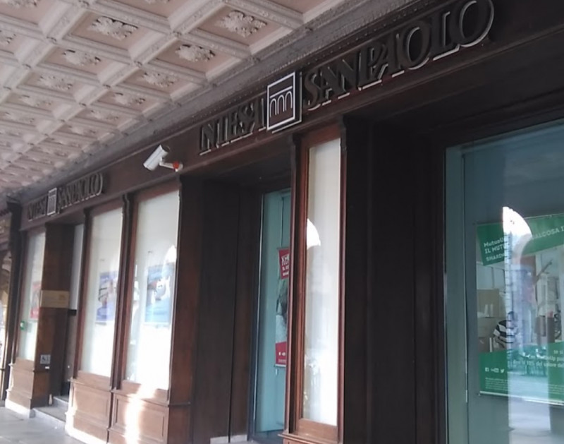 Cuneo, chiuso lo sportello Intesa San Paolo in via Roma