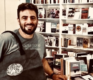 Le librerie indipendenti di Cuneo che combattono l’algoritmo di Amazon con competenza e sorriso sulle labbra