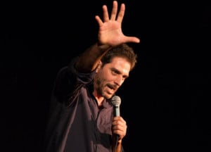 Il 9 febbraio Filippo Giardina porta a Cuneo la stand up comedy