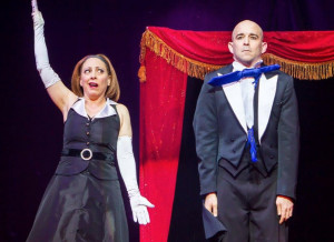 A Dronero l'esilarante magia comica del duo 'Strange Comedy'