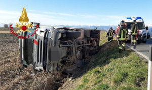 Autotreno si ribalta a Moretta, sul posto i Vigili del Fuoco