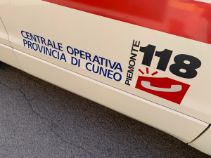 Auto fuori strada a Bene Vagienna, ferito un 45enne