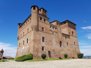 Al castello di Grinzane si presentano i libri di Giandomenico Genta e Giovanni Quaglia