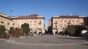 'I soldi per il rifacimento di piazza Ferrero siano utilizzati per contrastare l'emergenza abitativa ad Alba'