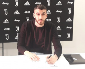 Calcio, Simone Muratore rinnova con la Juventus fino al 2022