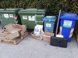 Abbandonavano rifiuti in via Einaudi a Busca, individuati grazie alle telecamere