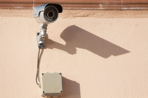 Cuneo, installa una telecamera per ‘sorvegliare’ il vicino: lui lo denuncia