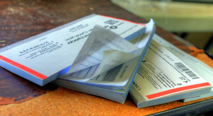 Assegno falso per saldare un debito, due verzuolesi condannati per truffa